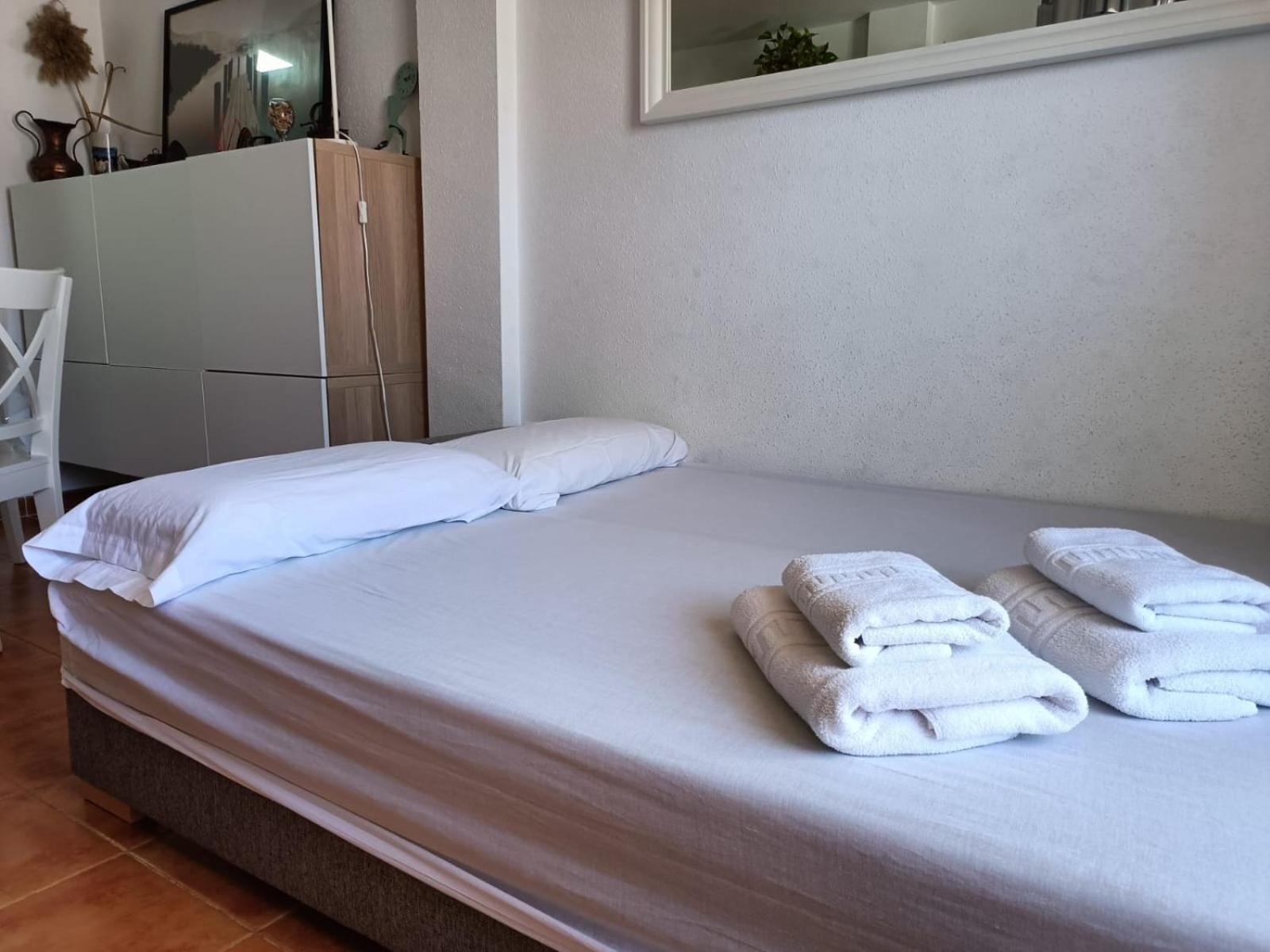 Precioso Apartamento Con Piscina Y Garage 폴로마레스 외부 사진